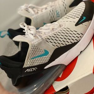 Nike AirMax 270’s